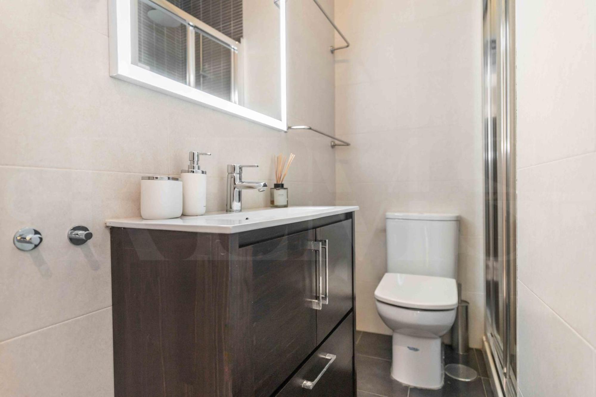 Apartment & Authentic With Balcony By Rems Malaga
