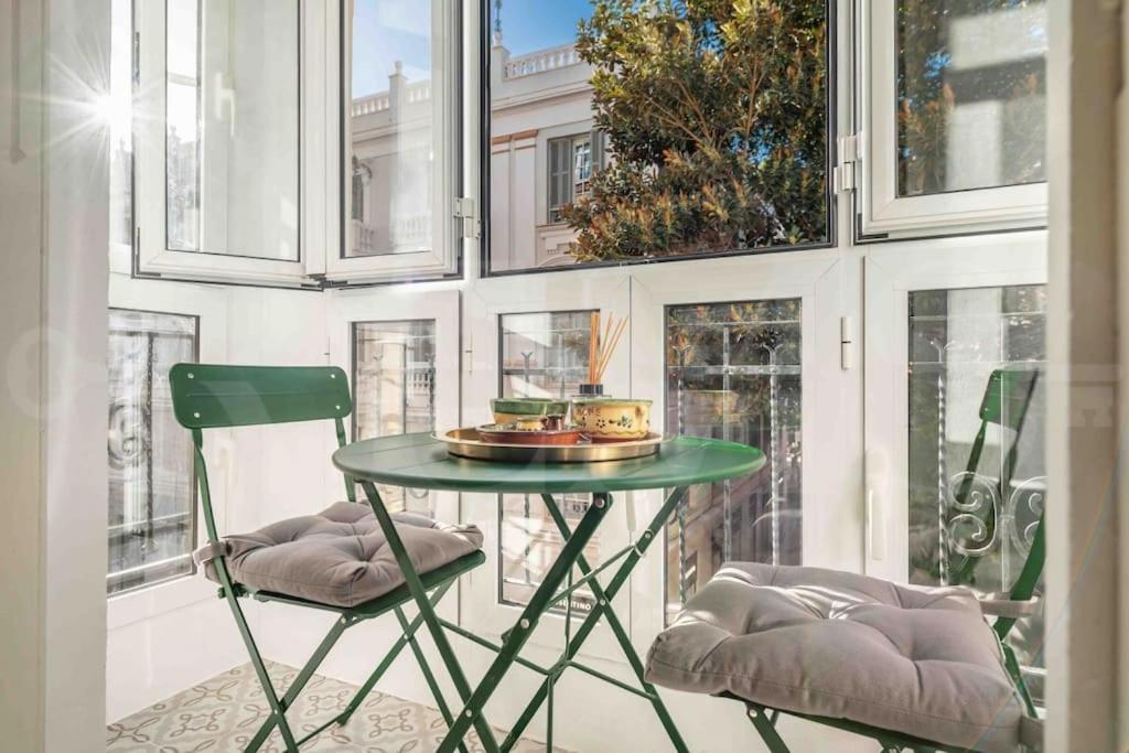 & Authentic With Balcony By Rems * Malaga