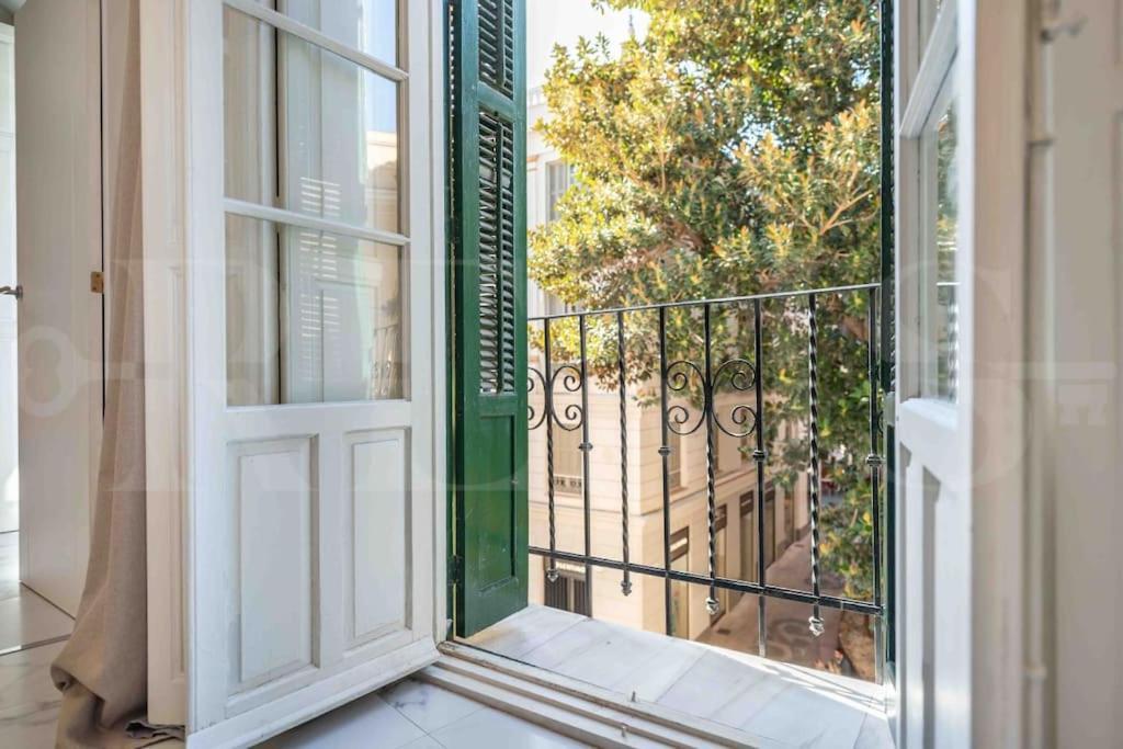 Apartment & Authentic With Balcony By Rems Malaga